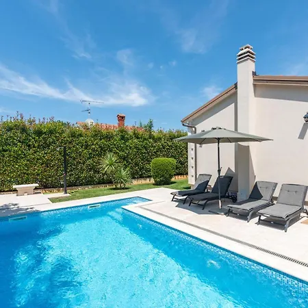 Bellissima With Pool Near Porec *